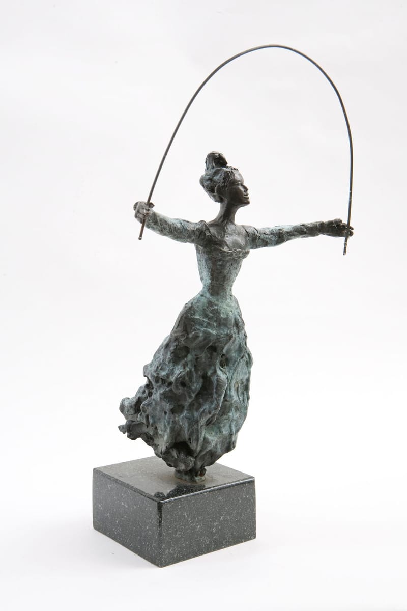Running with rope - Bronze  H=30cm
