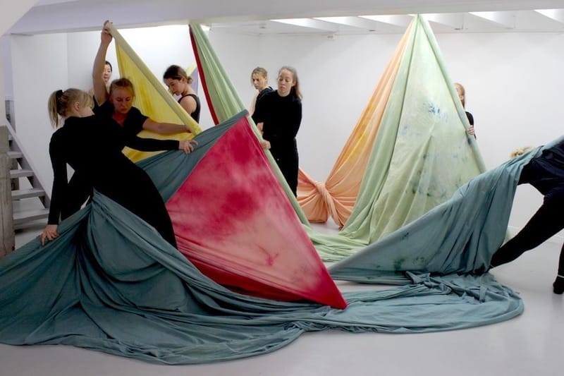 Reveal the Stage (2018)