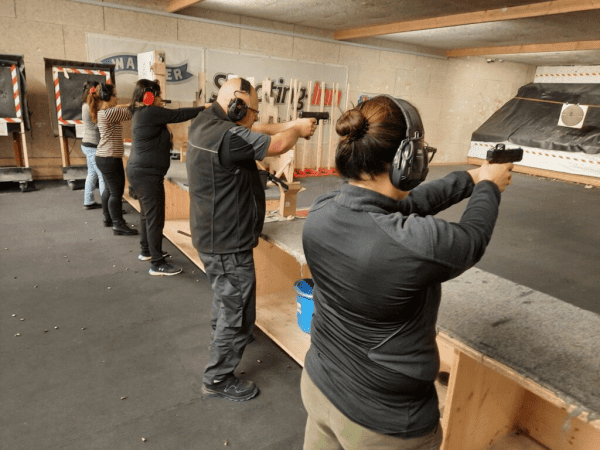 Schiessübung drinnen