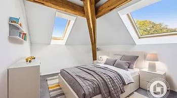 Exklusive 5.5-Zimmer-Dach-Maisonette mit Charme