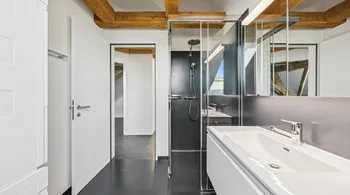 Exklusive 5.5-Zimmer-Dach-Maisonette mit Charme