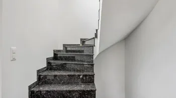 Naturnah wohnen, modern leben: Exklusives 5.5-Zimmer-Haus