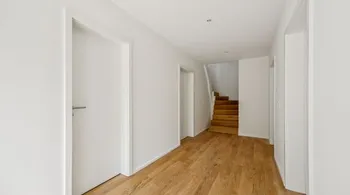 Naturnah wohnen, modern leben: Exklusives 5.5-Zimmer-Haus