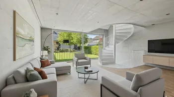 Luxuriöses Townhouse-Wohnen mit atemberaubendem Atrium und modernem Design