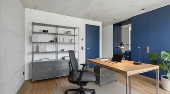 Luxuriöses Townhouse-Wohnen mit atemberaubendem Atrium und modernem Design