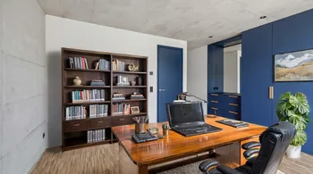 Luxuriöses Townhouse-Wohnen mit atemberaubendem Atrium und modernem Design