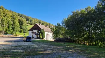 22-Zimmer Renditeobjekt in Glovelier – Einmalige Gelegenheit