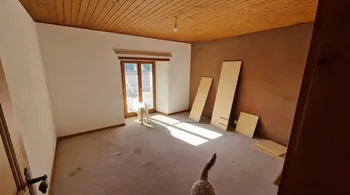 22-Zimmer Renditeobjekt in Glovelier – Einmalige Gelegenheit