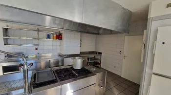 22-Zimmer Renditeobjekt in Glovelier – Einmalige Gelegenheit