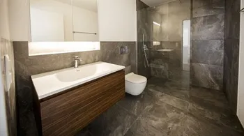 Moderne 4.5 Zimmer Gartenwohnung in Minergiebauweise