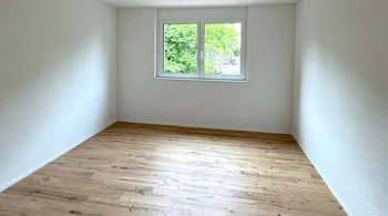 Sommer-Aktion - jetzt profitieren: 50% Rabatt auf die erste Miete! 
Erleben Sie urbanen Chic mit Terrasse und hochwertiger Küche