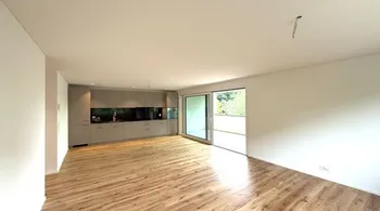 Sommer-Aktion - jetzt profitieren: 50% Rabatt auf die erste Miete! 
Erleben Sie urbanen Chic mit Terrasse und hochwertiger Küche