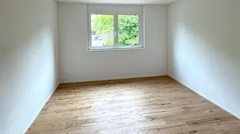 Sommer-Aktion - jetzt profitieren: 50% Rabatt auf die erste Miete! 
Erleben Sie urbanen Chic mit Terrasse und hochwertiger Küche