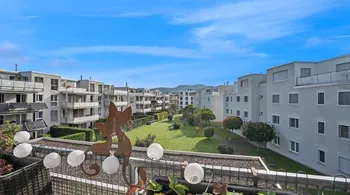 Weiach: 4.5-Zi.-Attika mit 65 m² Terrasse - ruhig & modern kaufen