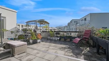 Moderne 4.5-Zimmer-Attika mit Terrassen in Weiach