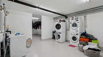 Moderne 4.5-Zimmer-Attika mit Terrassen in Weiach