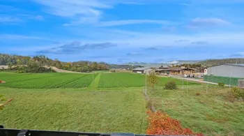 Moderne 4.5-Zimmer-Attika mit Terrassen in Weiach