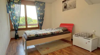 Eckreihenhaus mit Werkstattmöglichkeit in Gebenstorf, 6.5 Zimmer