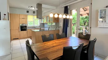 Eckreihenhaus mit Werkstattmöglichkeit in Gebenstorf, 6.5 Zimmer