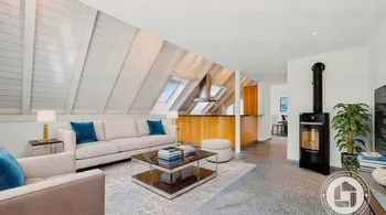 Lichtdurchflutet und grosszügige Maisonette