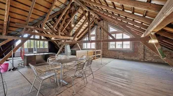 Vielseitiges Wohn- und Geschäftshaus - Oberentfelden, 10 Zimmer