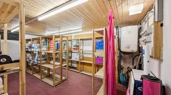 Vielseitiges Wohn- und Geschäftshaus - Oberentfelden, 10 Zimmer