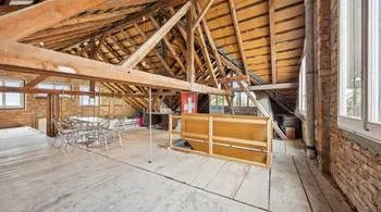 Vielseitiges Wohn- und Geschäftshaus - Oberentfelden, 10 Zimmer