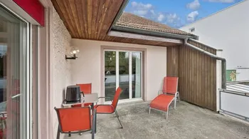 Vielseitiges Wohn- und Geschäftshaus - Oberentfelden, 10 Zimmer