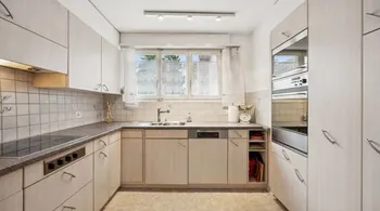 Vielseitiges Wohn- und Geschäftshaus - Oberentfelden, 10 Zimmer