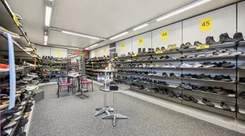 Vielseitiges Wohn- und Geschäftshaus - Oberentfelden, 10 Zimmer