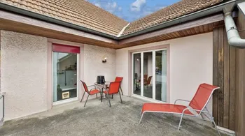 Vielseitiges Wohn- und Geschäftshaus - Oberentfelden, 10 Zimmer