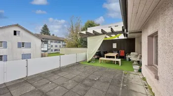 Vielseitiges Wohn- und Geschäftshaus - Oberentfelden, 10 Zimmer