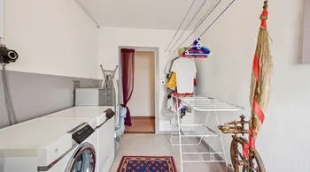 Vielseitiges Wohn- und Geschäftshaus - Oberentfelden, 10 Zimmer