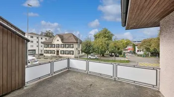 Vielseitiges Wohn- und Geschäftshaus - Oberentfelden, 10 Zimmer