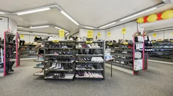 Vielseitiges Wohn- und Geschäftshaus - Oberentfelden, 10 Zimmer