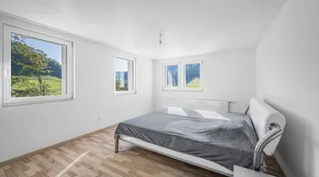 Voll vermietetes Generationenhaus mit Remise inmitten in der Natur