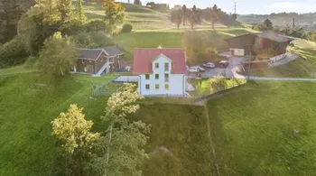 Voll vermietetes Generationenhaus mit Remise inmitten in der Natur