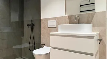 Luxeriöse 2.5- Zimmer-Gartenwohnung in Zürich