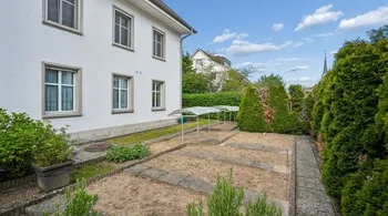 4.5-Zi.-Gartenwohnung mit ca. 260 m² Garten