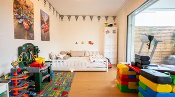 Moderne 3.5-Zimmer-Gartenwohnung mit grossem Aussenbereich, Toffen