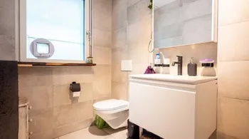 Moderne 3.5-Zimmer-Gartenwohnung mit grossem Aussenbereich, Toffen