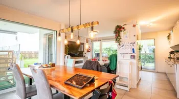 Moderne 3.5-Zimmer-Gartenwohnung mit grossem Aussenbereich, Toffen