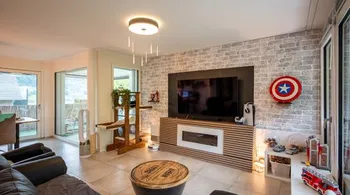 Moderne 3.5-Zimmer-Gartenwohnung mit grossem Aussenbereich, Toffen