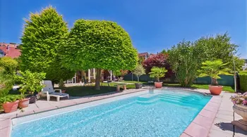 Wohntraum für Familien – 5.5 Zimmer, Pool, Garten & Bergblick