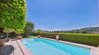 Wohntraum für Familien – 5.5 Zimmer, Pool, Garten & Bergblick