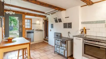 8.5-Zimmer Riegelhaus mit Ausbaupotenzial