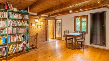 8.5-Zimmer Riegelhaus mit Ausbaupotenzial