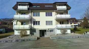 Helle 3.5-Zi.-Wohnung mit Aussicht und Balkon