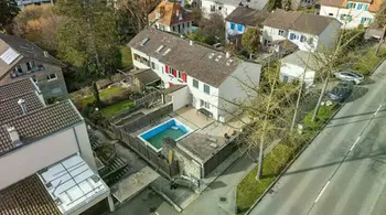 4.5-Zimmer-Reiheneckhaus mit Garten & Pool in Oberwil kaufen