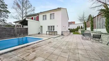 4.5-Zimmer-Reiheneckhaus mit Garten & Pool in Oberwil kaufen